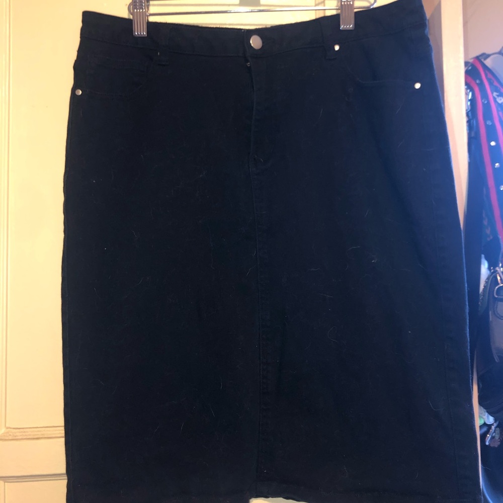 Black skirt